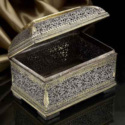 A little Indo Portuguese Silver and Parcel Gilt Box (17th century Portugal) Open