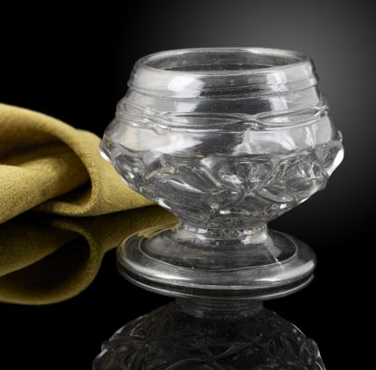An important English glass Cup or bowl c.1680 Side