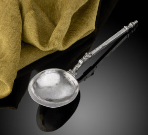 A very rare and unusual Silver folding Spoon/Fork travelling set c.1580