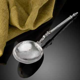 A very rare and unusual Silver folding Spoon/Fork travelling set c.1580