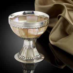 An extremely rare Gujarat mother of pearl Goblet with English silver mounts 2