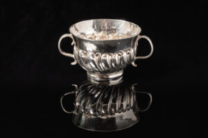 A pretty little William & Mary period silver Dram Cup or miniature Porringer; fully hallmarked for London 1690